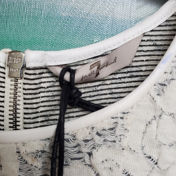 7 For All Mankind Seamed Lace Top  Approx Fit Medium - Picture 7 of 12